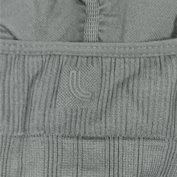 Sport Bra Olive Green Size Small Ribbed Band Adjustable Straps Padded - Picture 5 of 6